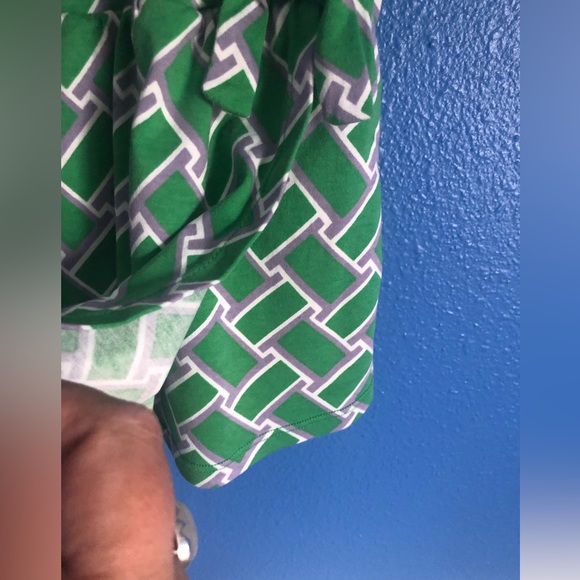 Diane Von Furstenberg Patterned Wrap Dress. Classic Style. Green/Lilac. SZ 18M. - Picture 6 of 9